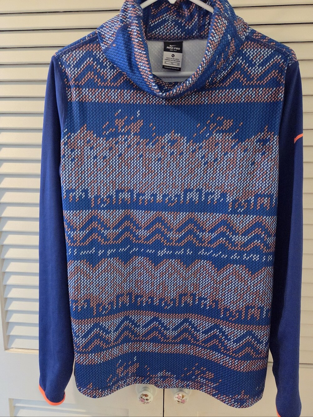 Nike Pro Dri-fit Blue and Orange Patterned Women's Turtleneck Pull Over. Sz XL